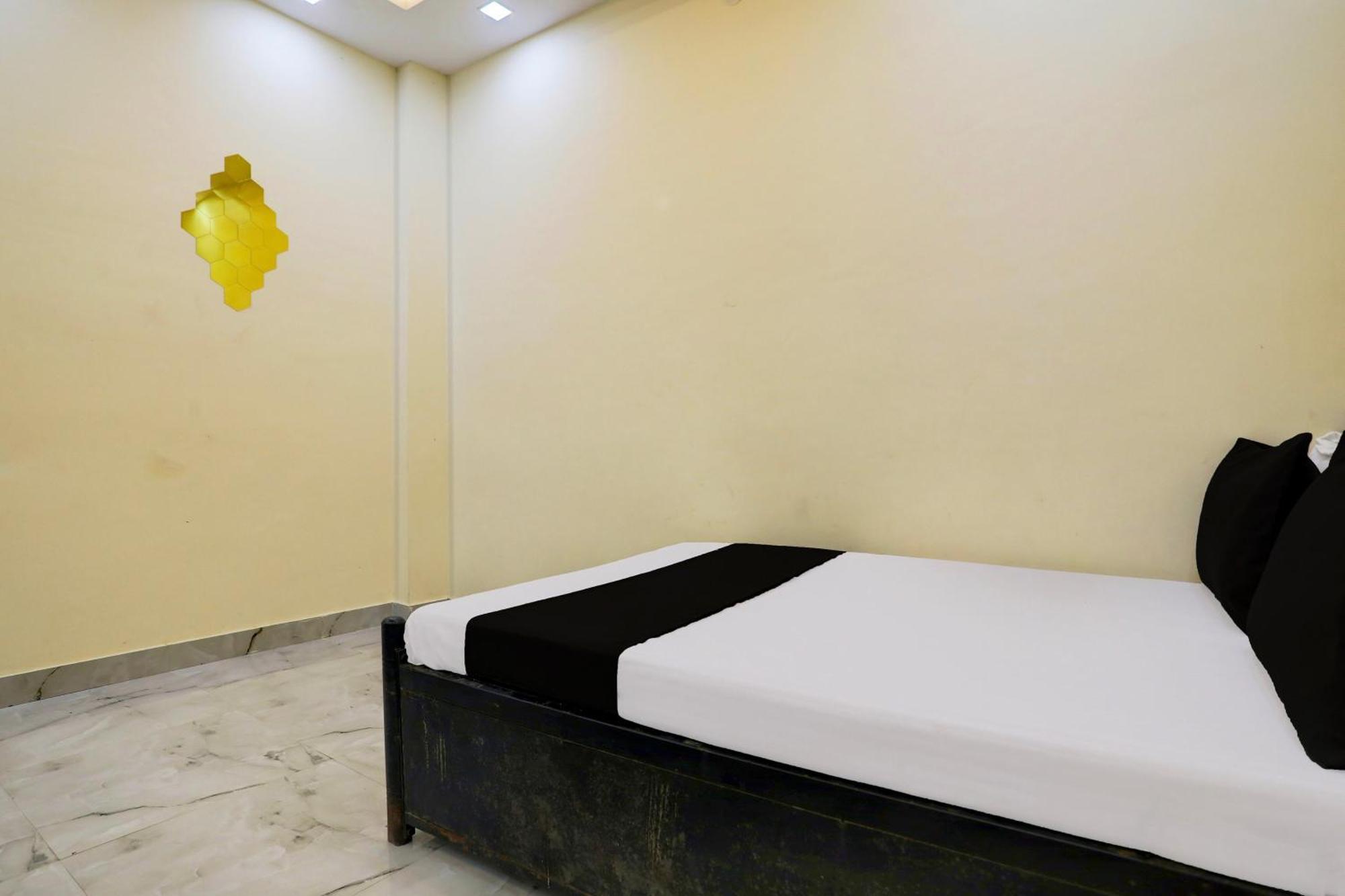 Hotel O Rajendra Palace 坎普尔 外观 照片